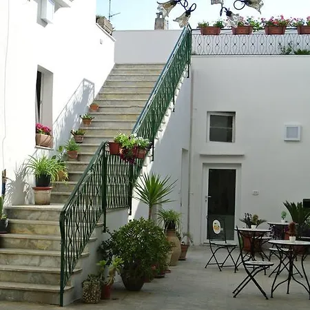 לינה וארוחת בוקר L'Antica Corte B&B Matino מאטינו