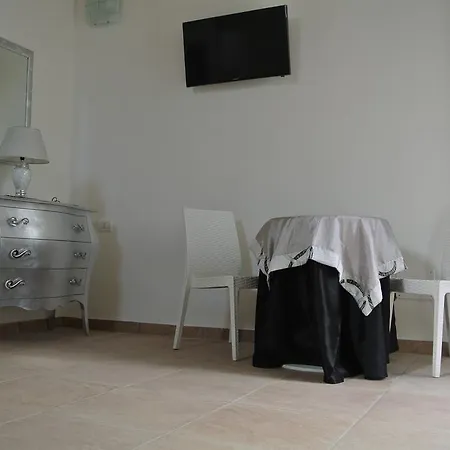 לינה וארוחת בוקר L'Antica Corte B&B Matino מאטינו