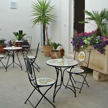L'Antica Corte B&B Matino * מאטינו